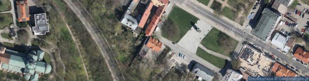 Zdjęcie satelitarne Plac Obrońców Warszawy pl.