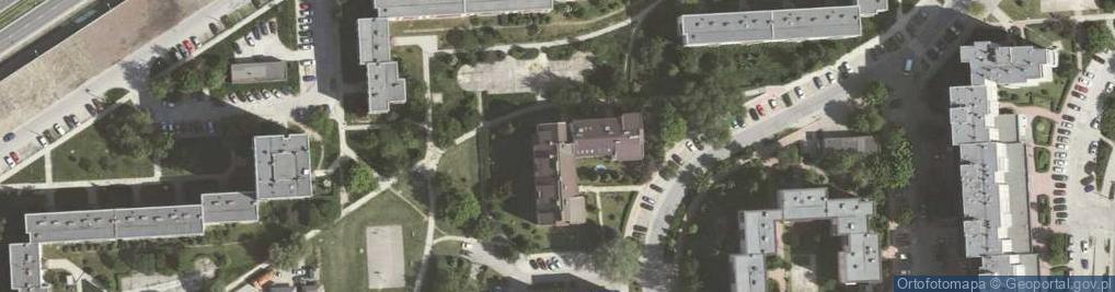Zdjęcie satelitarne Spółdzielnia Mieszkaniowa Roweckiego 49 w Krakowie