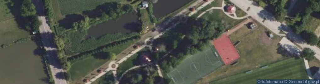 Zdjęcie satelitarne AED - Defibrylator