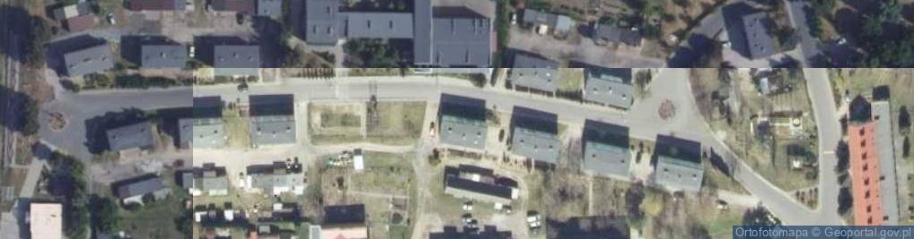Zdjęcie satelitarne Dwór, kościół, kaplica, park, pomnik