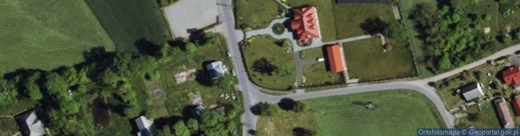 Zdjęcie satelitarne Dwór, kościół, kaplica, park