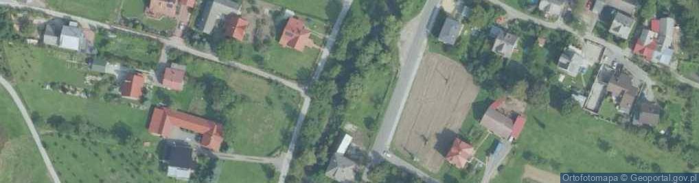 Zdjęcie satelitarne Dwór, kościół, ośrodek letniskowy