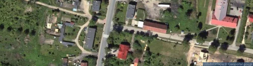 Zdjęcie satelitarne Dwór, kościół, park, ruiny