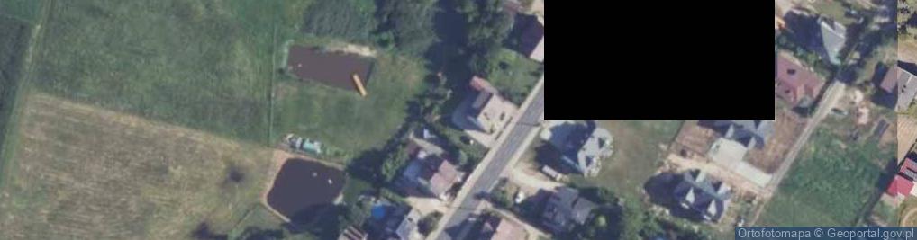 Zdjęcie satelitarne Dwór, kościół, park
