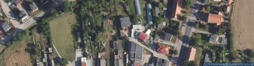 Zdjęcie satelitarne Dwór, kościół, park