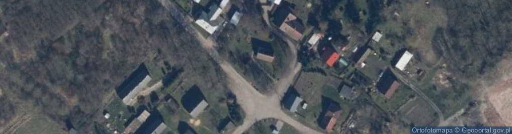 Zdjęcie satelitarne Dwór, kościół, park