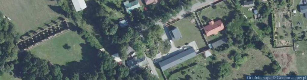 Zdjęcie satelitarne Dwór, kościół