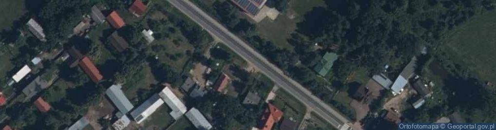 Zdjęcie satelitarne Dwór, pałac, kościół, park