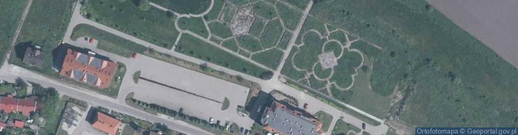 Zdjęcie satelitarne Dwór