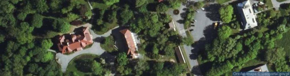Zdjęcie satelitarne Kościół, park, pomnik, usługi