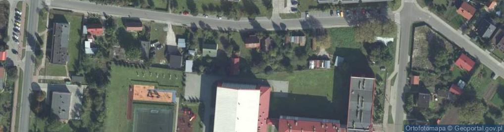Zdjęcie satelitarne Pałac, kościół, park, usługi