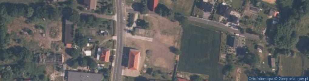 Zdjęcie satelitarne Pałac, kościół, park