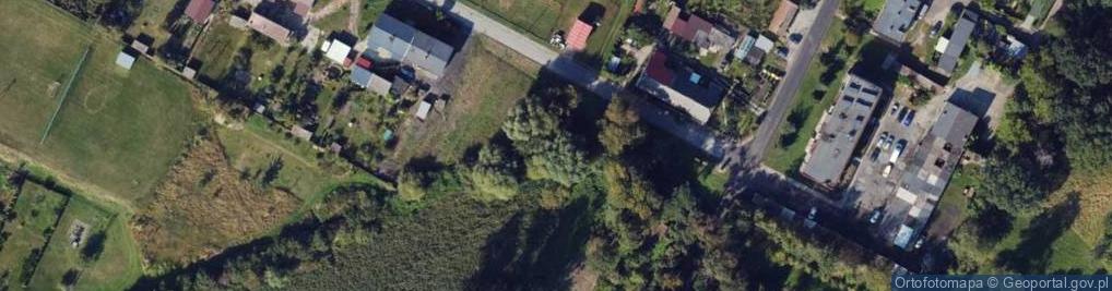 Zdjęcie satelitarne Pałac, park, pomnik