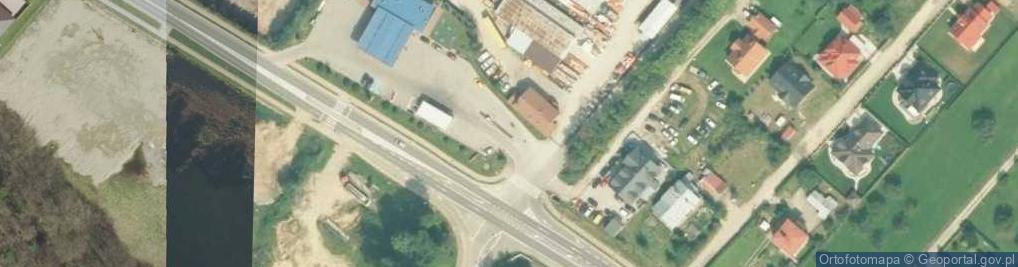Zdjęcie satelitarne BS w Łącku. Bankomat drive