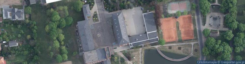 Zdjęcie satelitarne DOLNOŚLĄSKI DELFINEK - BASEN W GÓRZE