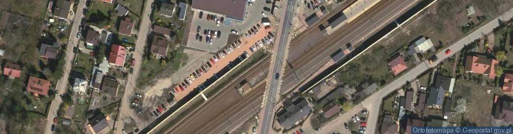 Zdjęcie satelitarne Parking przy stacji PKP