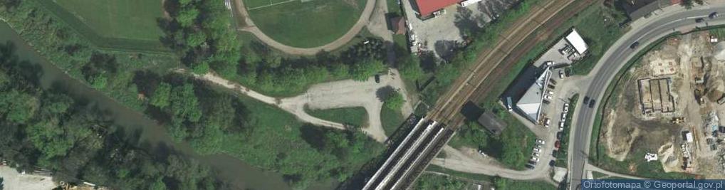Zdjęcie satelitarne Parking przy stadionie TKS Skawinka