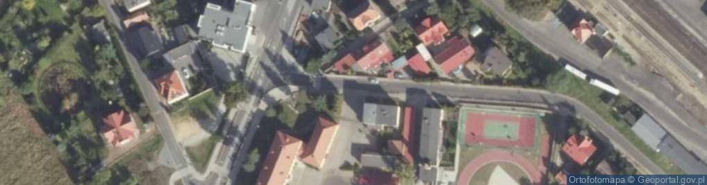 Zdjęcie satelitarne Parking przy szkole