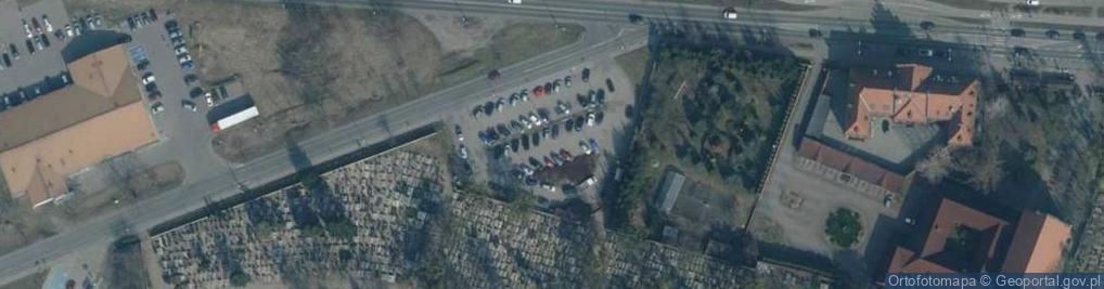 Zdjęcie satelitarne przy cmentarzu parafialnym
