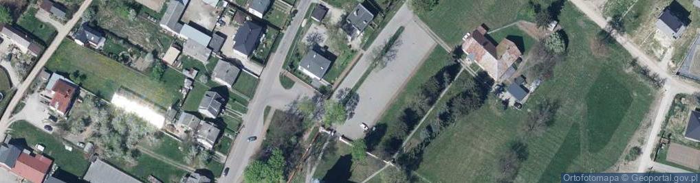 Zdjęcie satelitarne przy kościele - do 3,5 t