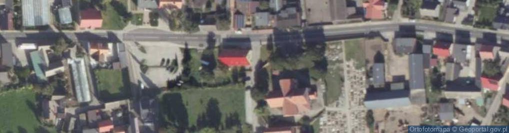 Zdjęcie satelitarne przy kościele i cmentarzu