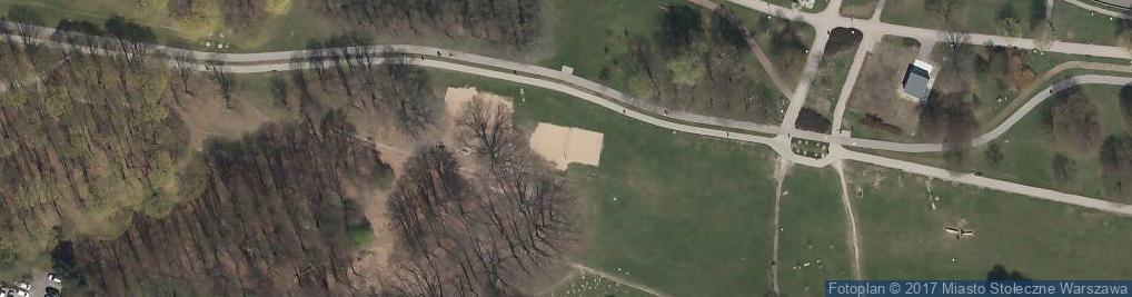 Zdjęcie satelitarne Dwa boiska do siatkówki plażowej
