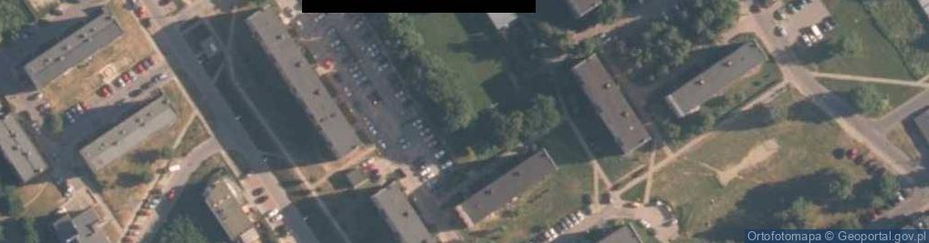 Zdjęcie satelitarne Osiedlowe boisko do piłki nożnej