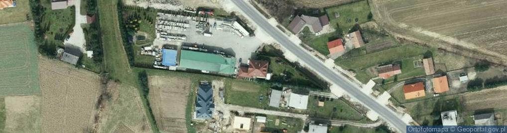 Zdjęcie satelitarne Grama. Blachy dachowe