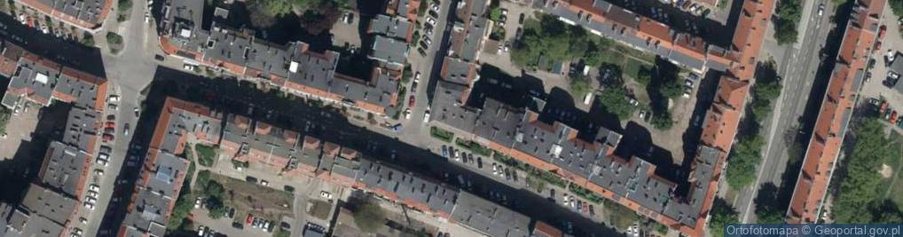 Zdjęcie satelitarne Connect Adam Berg