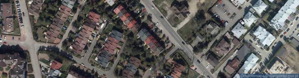 Zdjęcie satelitarne Praktyczny Dom