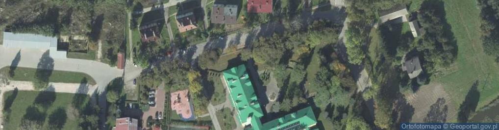 Zdjęcie satelitarne Centrum Kultury w Siennicy Różanej
