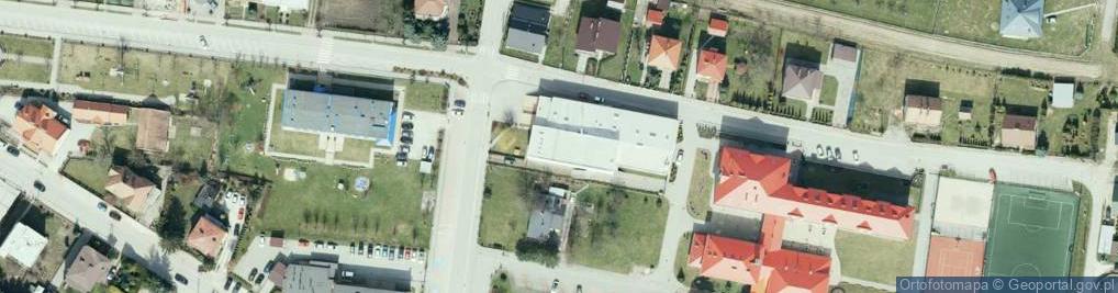 Zdjęcie satelitarne Gminne Centrum Kultury w Żabnie