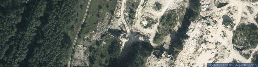 Zdjęcie satelitarne Kamieniołom - krasowe formy kopalne