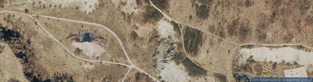 Zdjęcie satelitarne Kamieniołom Międzygórz - zjawiska tektoniczne i krasowe