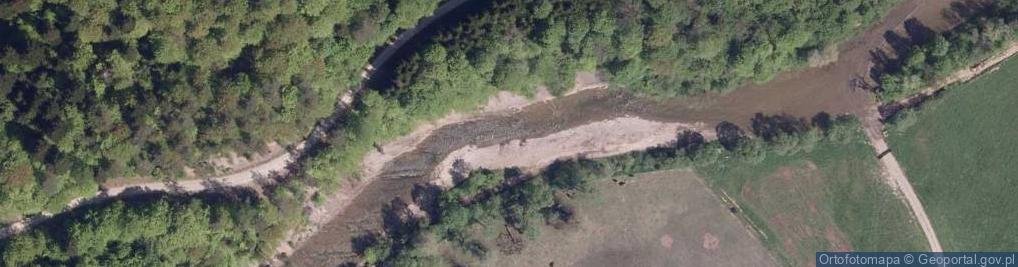 Zdjęcie satelitarne Odsłonięcie warstw menilitowych w dolinie Wisłoka w Wernejówce