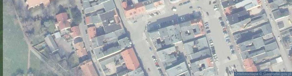 Zdjęcie satelitarne Słup ogłoszeniowy z zegarem