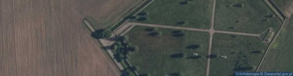 Zdjęcie satelitarne Cmentarz żołnierzy niemieckich w Bartoszach z I i II Wojny Świa