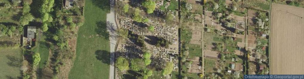 Zdjęcie satelitarne cmentarz Nowy