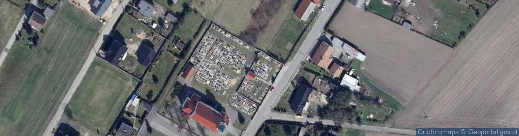 Zdjęcie satelitarne Cmentarz parafialny w Januszkowicach