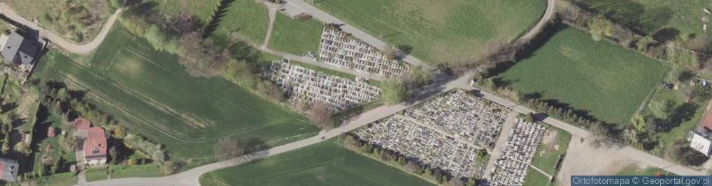 Zdjęcie satelitarne Cmentarz parafialny