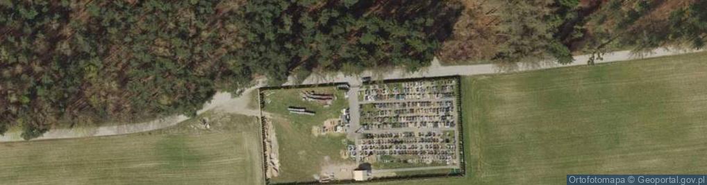 Zdjęcie satelitarne Cmentarz w Leźnie