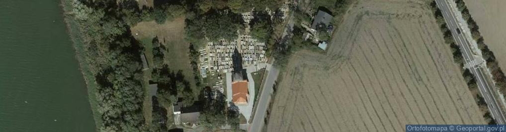 Zdjęcie satelitarne Parafialny przykościelny w Janikowie