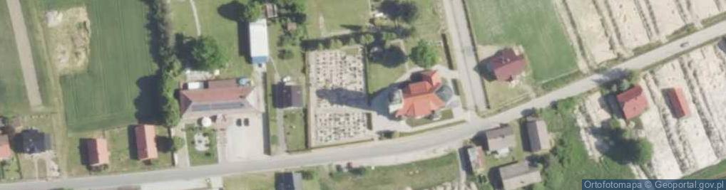 Zdjęcie satelitarne Parafialny przykościelny w Łomnicy