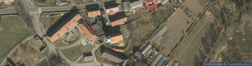 Zdjęcie satelitarne Parafialny przykościelny w Luboradzu