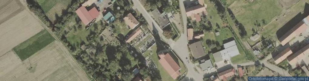 Zdjęcie satelitarne Parafialny przykościelny w Sienicach