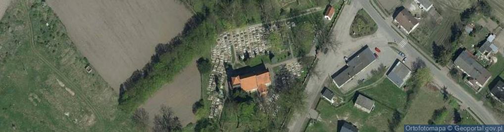Zdjęcie satelitarne Parafialny przykościelny w Trzebczu Szlacheckim