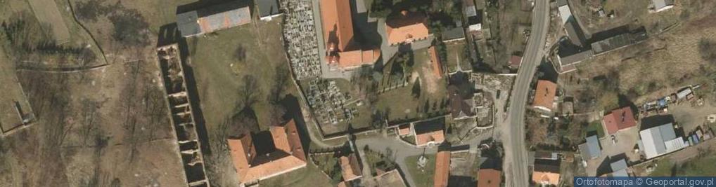 Zdjęcie satelitarne Parafialny przykościelny w Wierzbnej