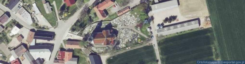 Zdjęcie satelitarne Parafialny przykościelny w Wierzchu