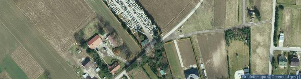 Zdjęcie satelitarne Parafialny w Biskupicach Radłowskich