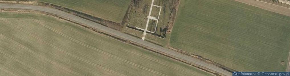 Zdjęcie satelitarne Zabytkowy poewangelicki w Moczydlnicy Dworskiej